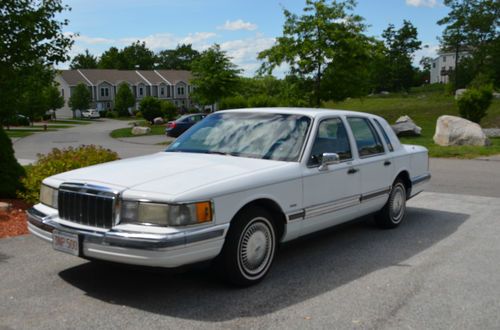 1990 Lincoln Town Car Base Sedan 4-Door 5.0L, image 4