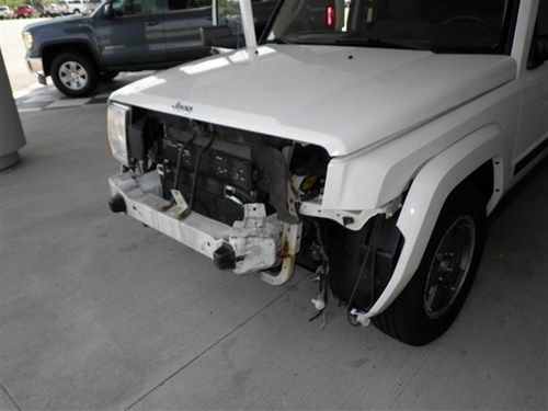 2006 base 4dr 4x4 3.7l auto white