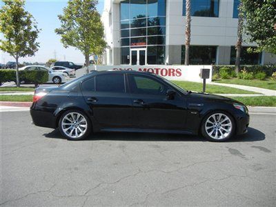 2006 bmw m5 sedan v10 black on black super clean / a must see