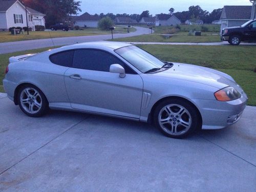 2003 tiburon v6 in great shape!!! runs and drives great!! must see!!