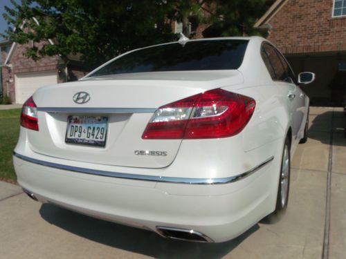 2012 Hyundai Genesis 3.8 Sedan, image 4