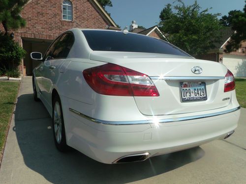 2012 Hyundai Genesis 3.8 Sedan, image 5