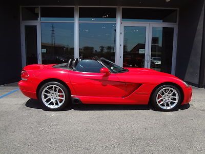 2005 dodge viper  srt-10 red/black