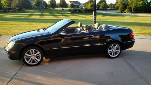 2006 mercedes-benz clk350  black convertible  3.5l  33,100 miles!