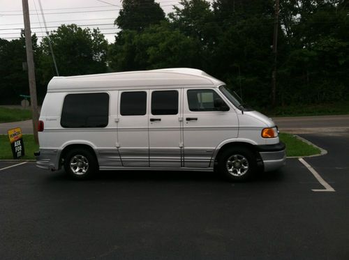 Dodge 2001 explorer conversion van