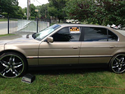 !!!!!!!!must sale 2000bmw 740il very clean!!!! with 2 tv's
