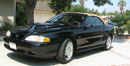 1995 ford mustang gt convertible 2-door 5.0l