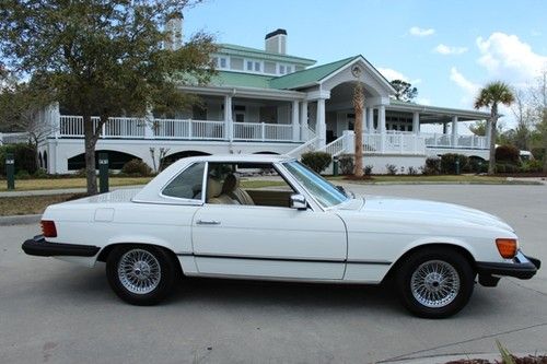 Mercedes convertible classic, white/palomino/black top, original and no rust