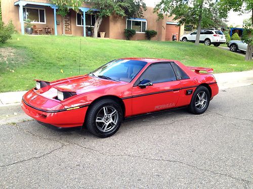 1988 pontiac fiero formula, 2.8l, auto, low miles, cold ac, almost mint, clean