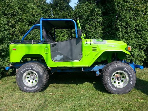 1973 toyota fj40 350 auto 4 wheel disc drives nice sounds good