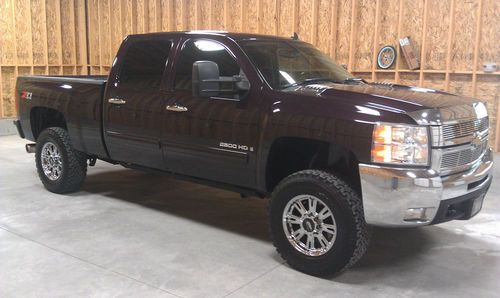 Beautiful 2009 chevrolet silverado k2500hd crew cab ******rare color******