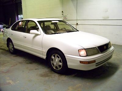 NO RESERVE...NEW CAR TRADE...LEATHER, image 4