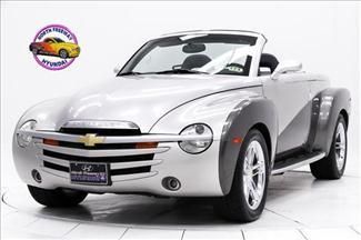 2005 chevrolet ssr 6.0l v8, chrome wheels, carpeted bed w/wood slats,gauges