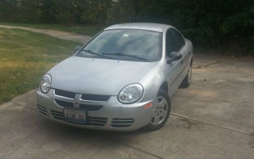 2005 dodge neon se sedan 4-door 2.0l ***great car***