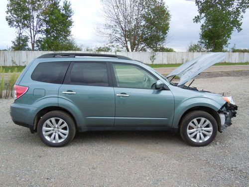 2013 subaru forester x premium wagon 4-door 2.5l salvage/rebuildable only 6k!!