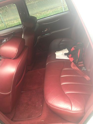 1995 Lincoln Town Car Executive Sedan 4-Door 4.6L, image 4