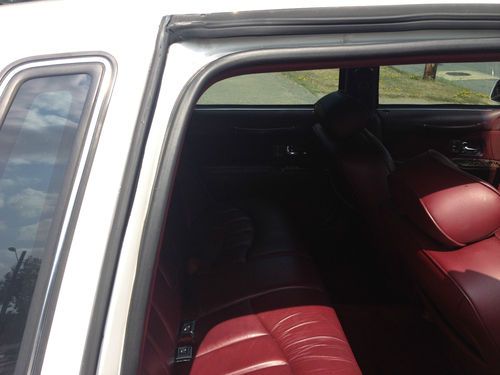 1995 Lincoln Town Car Executive Sedan 4-Door 4.6L, image 14