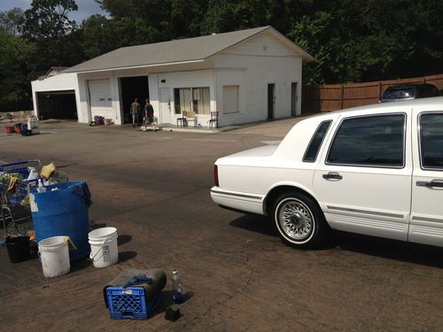1995 Lincoln Town Car Executive Sedan 4-Door 4.6L, image 16