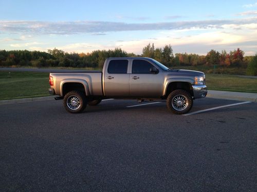 Chevy silverado 2500 hd lifted ltz duramax