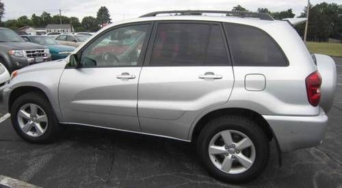 2004 toyota rav4, silver, excellent condition, 148k, clean, no smoke/pets rav 4