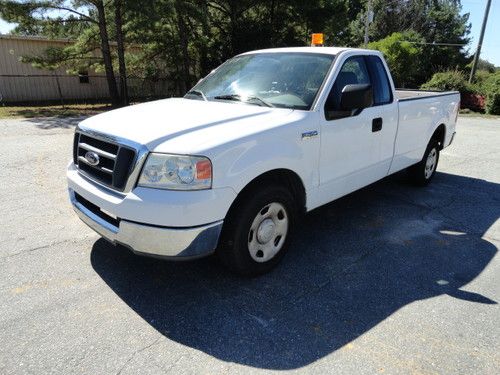 2004 White Ford F150 4x2 Pickup Truck One Owner, image 2
