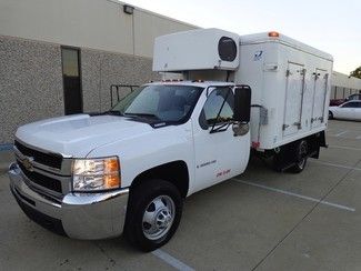 2009 chevrolet 3500 regular cab dually-duramax diesel-cooler box truck