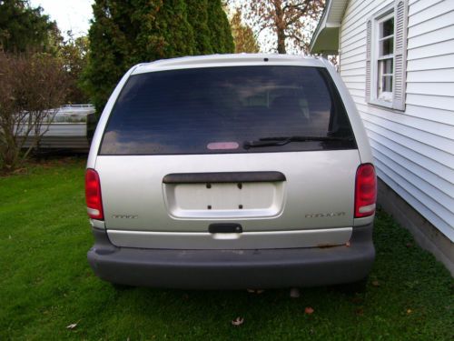 2000 dodge caravan base mini passenger van 4-door 2.4l