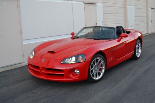 2004 dodge viper srt-10 convertible 2-door 8.3l