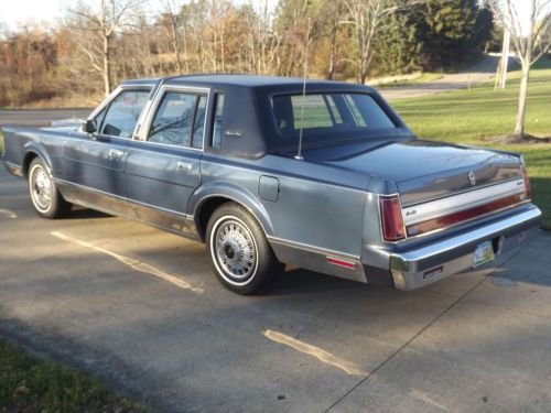 Ford lincoln signature series 1988