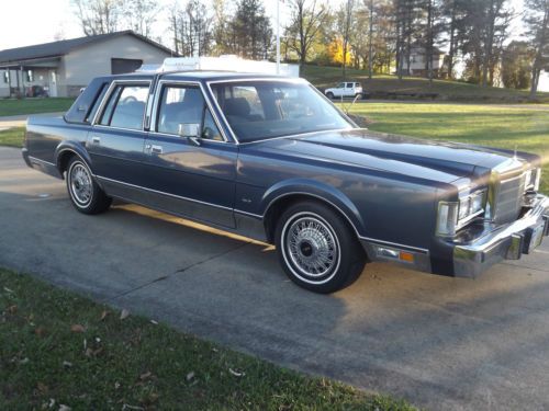 1988 Lincoln Town Car Signature Series Family Owned Since New!, image 6