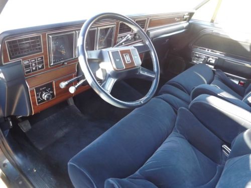 1988 Lincoln Town Car Signature Series Family Owned Since New!, image 8