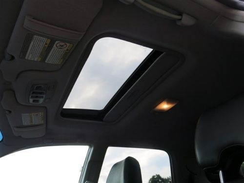 Sport All Wheel Drive AWD Automatic Leather w/ Cloth Inserts Only 65K Miles, image 11