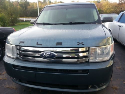 2010 ford flex 8 seatbelts, fully loaded, great mpg!