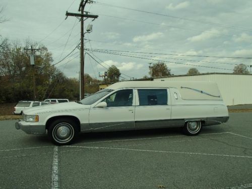 1996 cadillac fleetwood hearse very clean low miles
