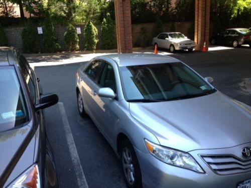 2011 Toyota Camry LE Sedan 4-Door 2.5L, image 3