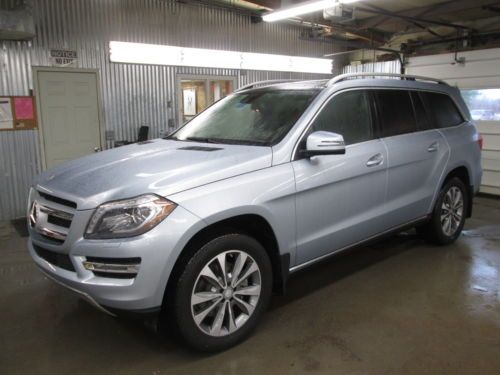 2014 gl diesel w/designo interior,pano,video,rear ht&#039;d seats,ht&#039;d steering more