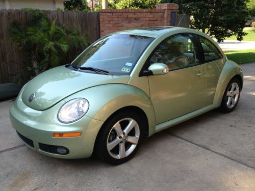 2006 volkswagen beetle 2.5 hatchback 2-door 2.5l