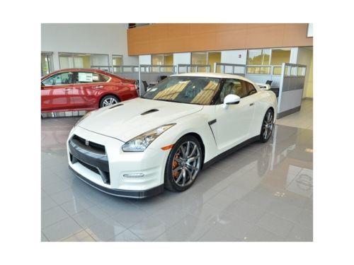 2014 Nissan GT-R Premium Pearl White R35 twin turbo AWD 4x4, image 2