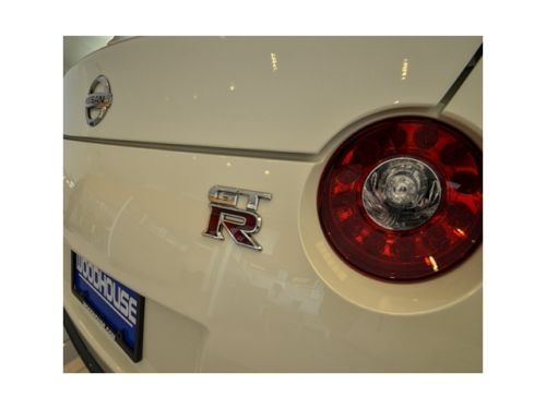 2014 Nissan GT-R Premium Pearl White R35 twin turbo AWD 4x4, image 4