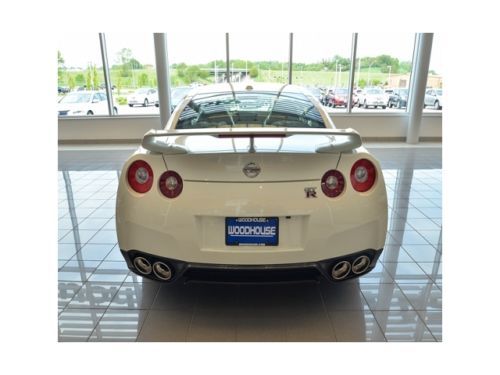 2014 Nissan GT-R Premium Pearl White R35 twin turbo AWD 4x4, image 11