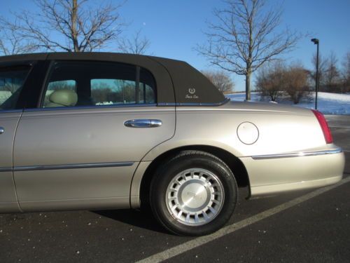 2000 LINCOLN TOWNCAR EXEC LEATHER POWER SEATS NO RESERVE!!! ONLY 94K MILES!!!!!, image 5
