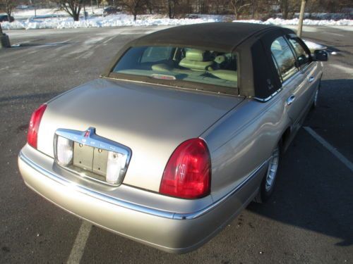 2000 LINCOLN TOWNCAR EXEC LEATHER POWER SEATS NO RESERVE!!! ONLY 94K MILES!!!!!, image 10