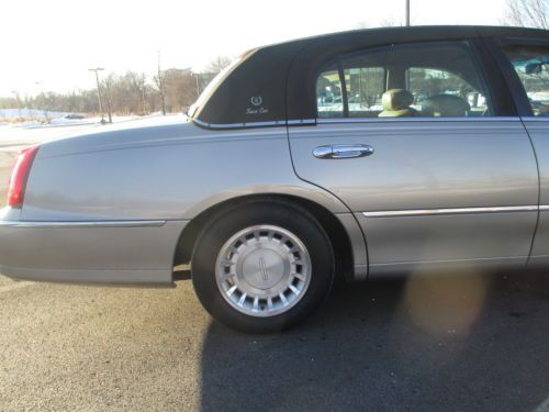 2000 LINCOLN TOWNCAR EXEC LEATHER POWER SEATS NO RESERVE!!! ONLY 94K MILES!!!!!, image 11