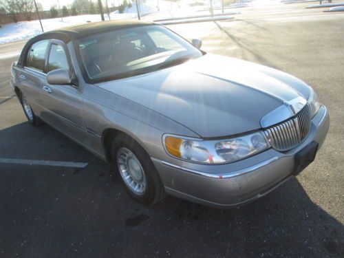 2000 LINCOLN TOWNCAR EXEC LEATHER POWER SEATS NO RESERVE!!! ONLY 94K MILES!!!!!, image 16