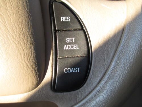 2000 LINCOLN TOWNCAR EXEC LEATHER POWER SEATS NO RESERVE!!! ONLY 94K MILES!!!!!, image 32