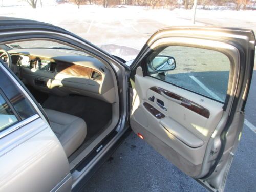 2000 LINCOLN TOWNCAR EXEC LEATHER POWER SEATS NO RESERVE!!! ONLY 94K MILES!!!!!, image 51
