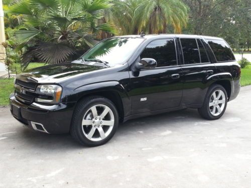 2007 trailblazer ss awd 40k miles navigation, sunroof, garage kept