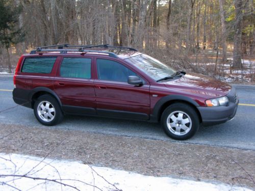 2004 volvo xc70 base wagon 4-door 2.5l