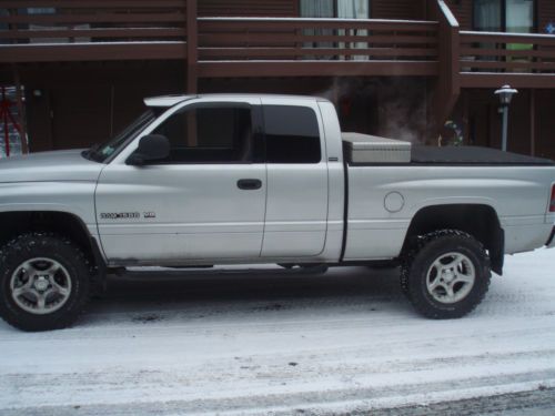 2001 dodge ram 1500 extra cab pick up truck 5.2 v 8