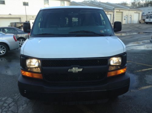 2010 chevrolet express 2500 base extended cargo van 3-door 4.8l